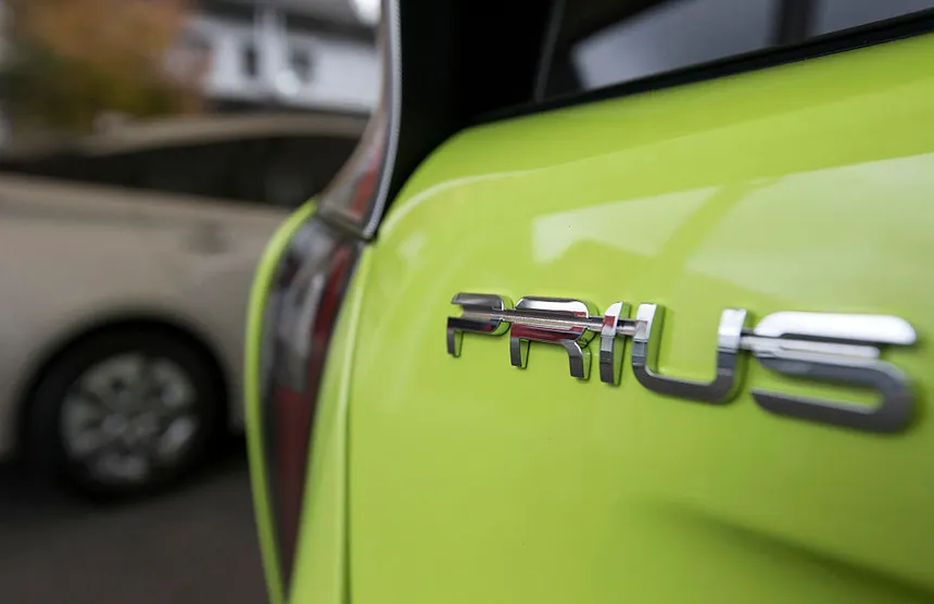 toyota prius logo