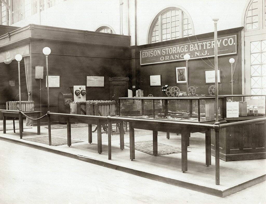 Batterie al nichel-ferro di Edison esposte alla Fiera mondiale di Saint Louis del 1904