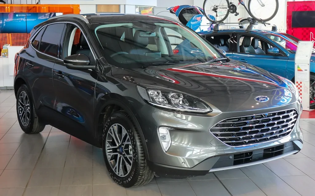 Ford Kuga ibrida plug-in costruita ad Almussafes, richiamata per la batteria