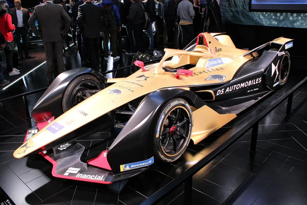 Fórmula E de segunda generación Spark SRT05e, con batería de Lucid, en París en 2018