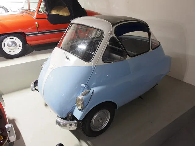 Iso Isetta del 1953, la microvettura a bolla nata a Milano