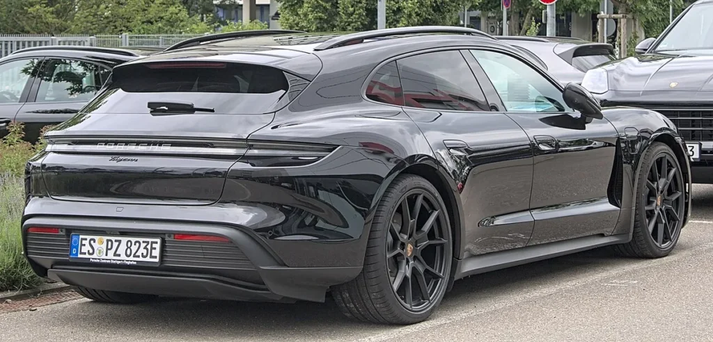 Porsche Taycan Cross Turismo tras el restyling de 2024