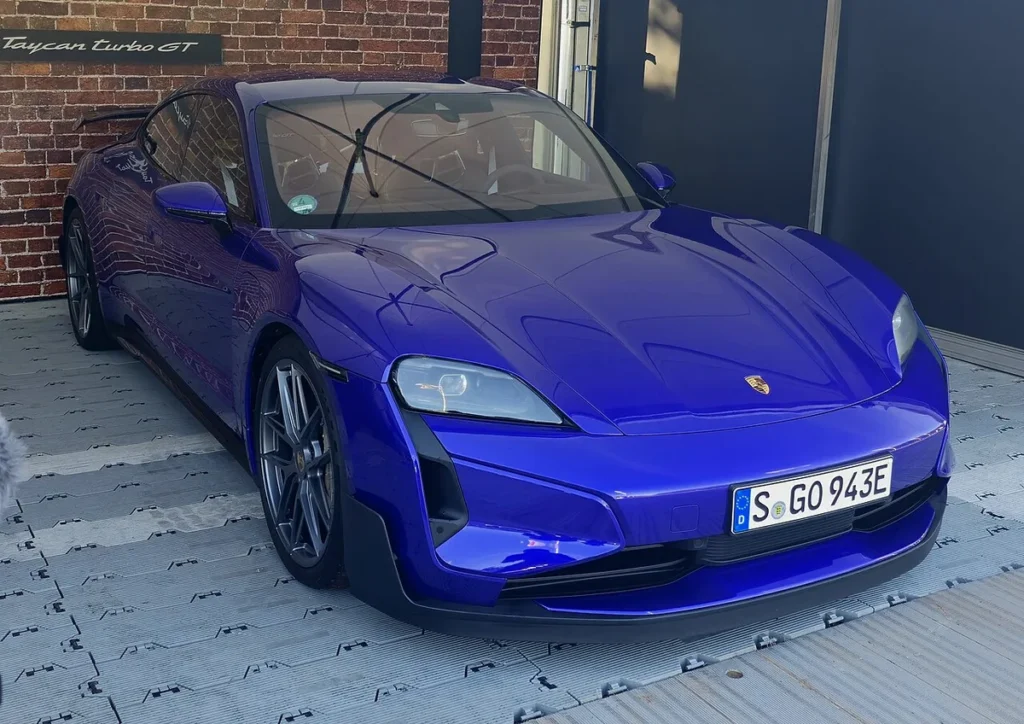 Porsche Taycan Turbo GT Weissach, con E-Shift de serie