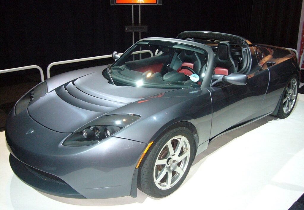 2008 Tesla Roadster, whose two-speed transmission was replaced by a single-speed gearbox